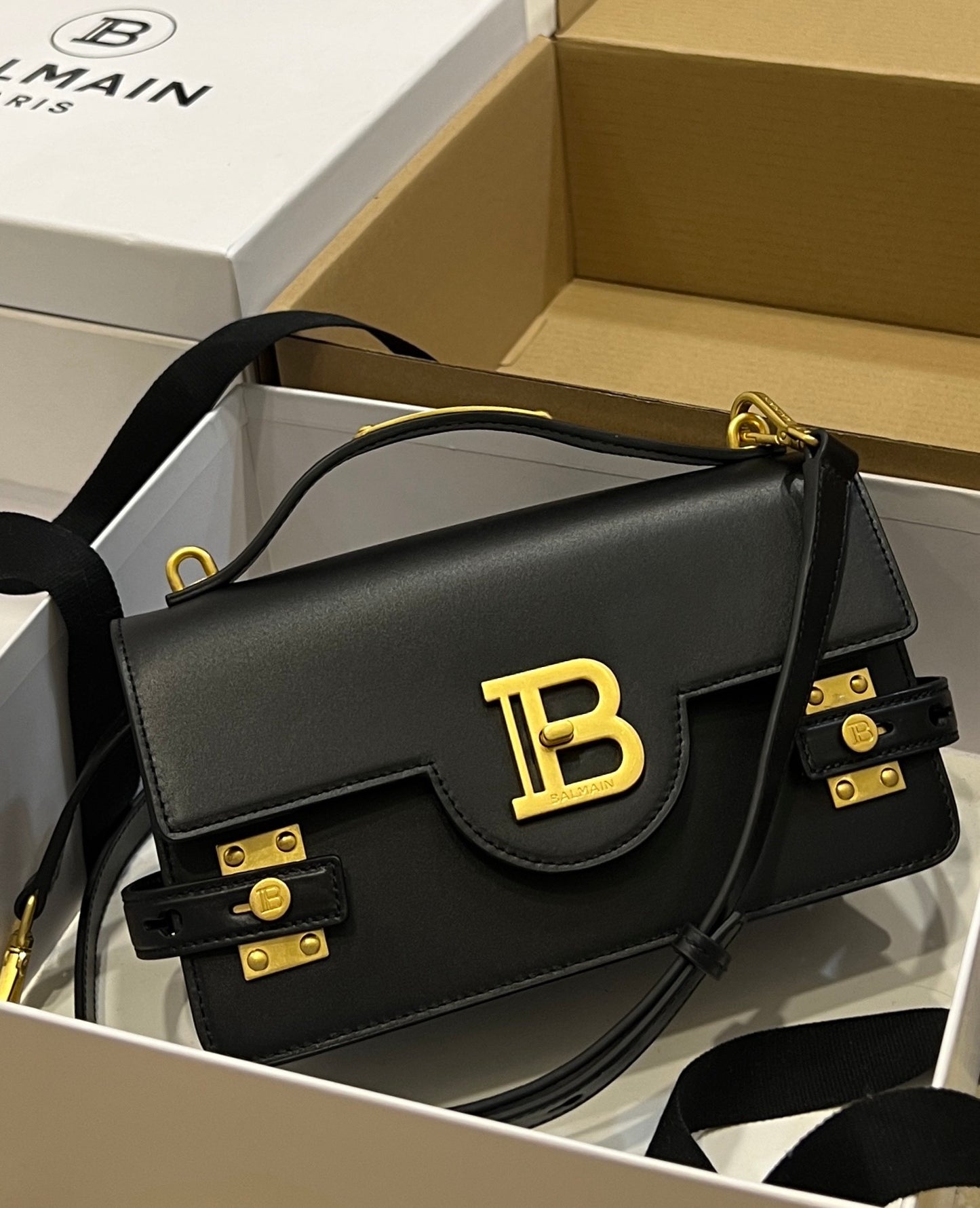 BLMN Black Handbag 23*14*8 cm