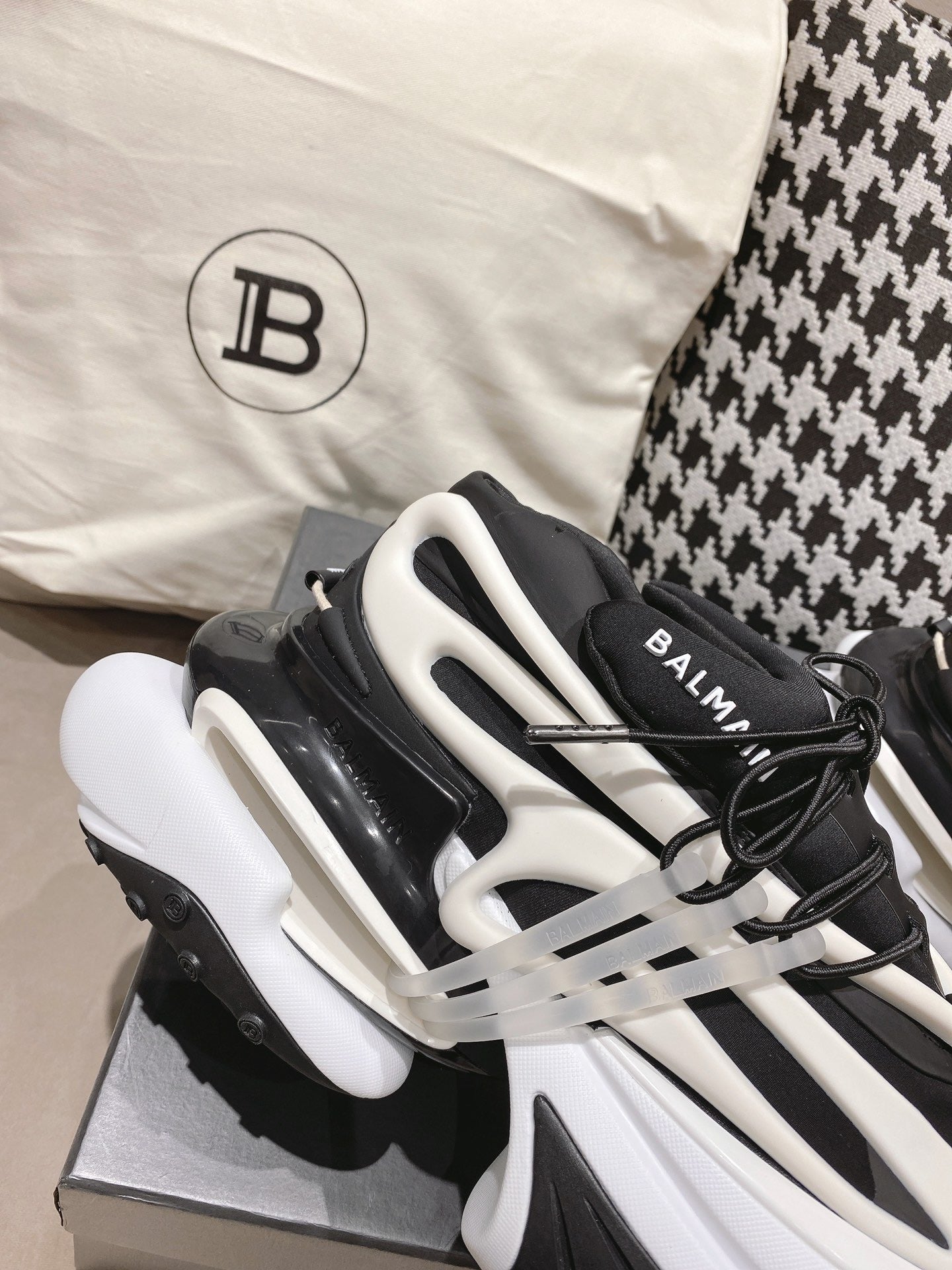 BLMN Shoes