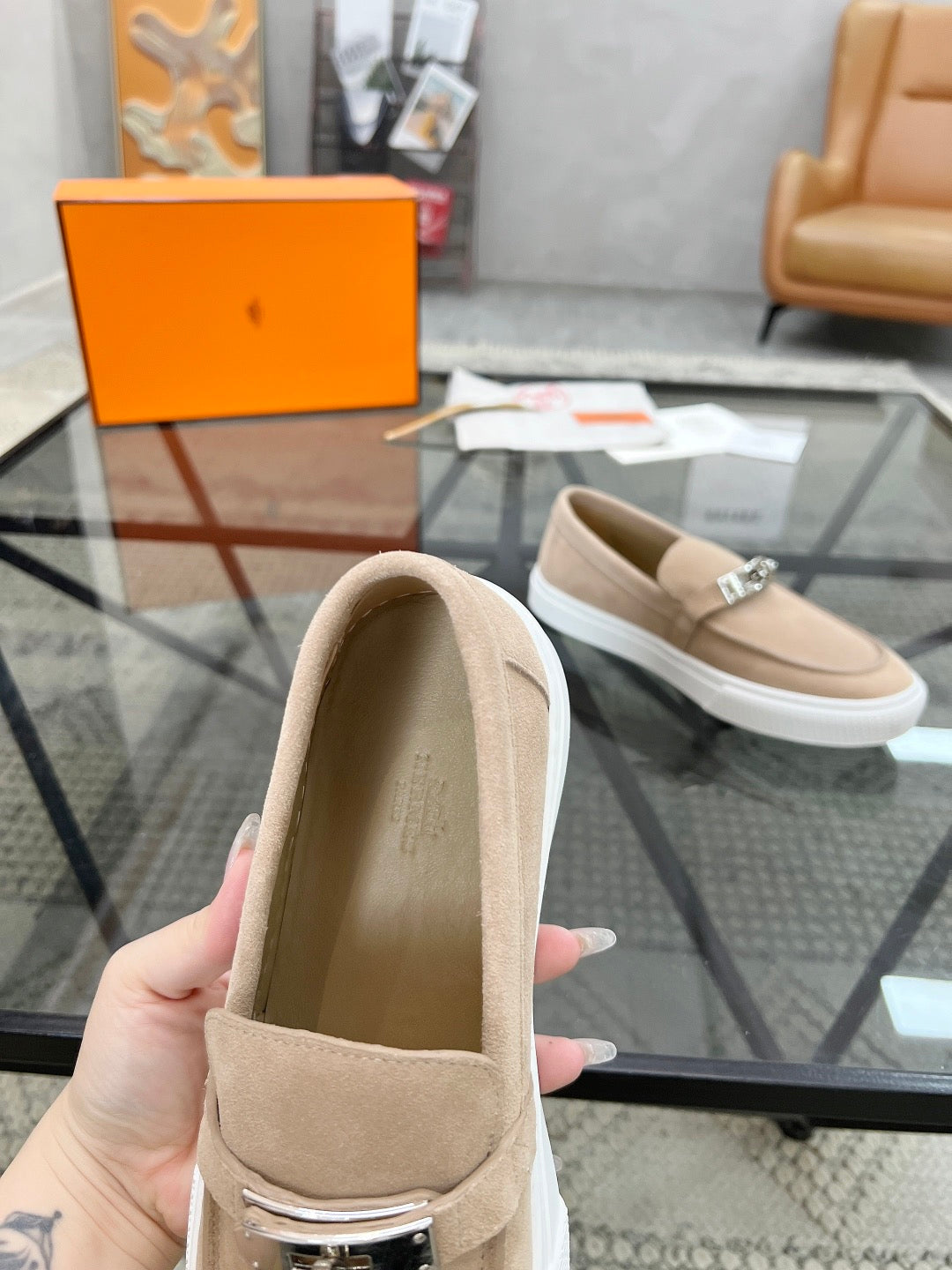 HRMS Beige Loafers