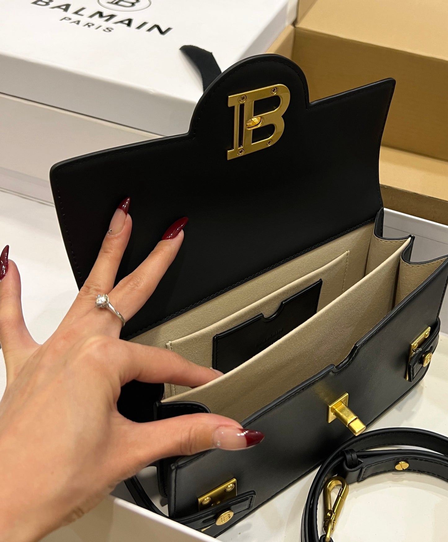 BLMN Black Handbag 23*14*8 cm