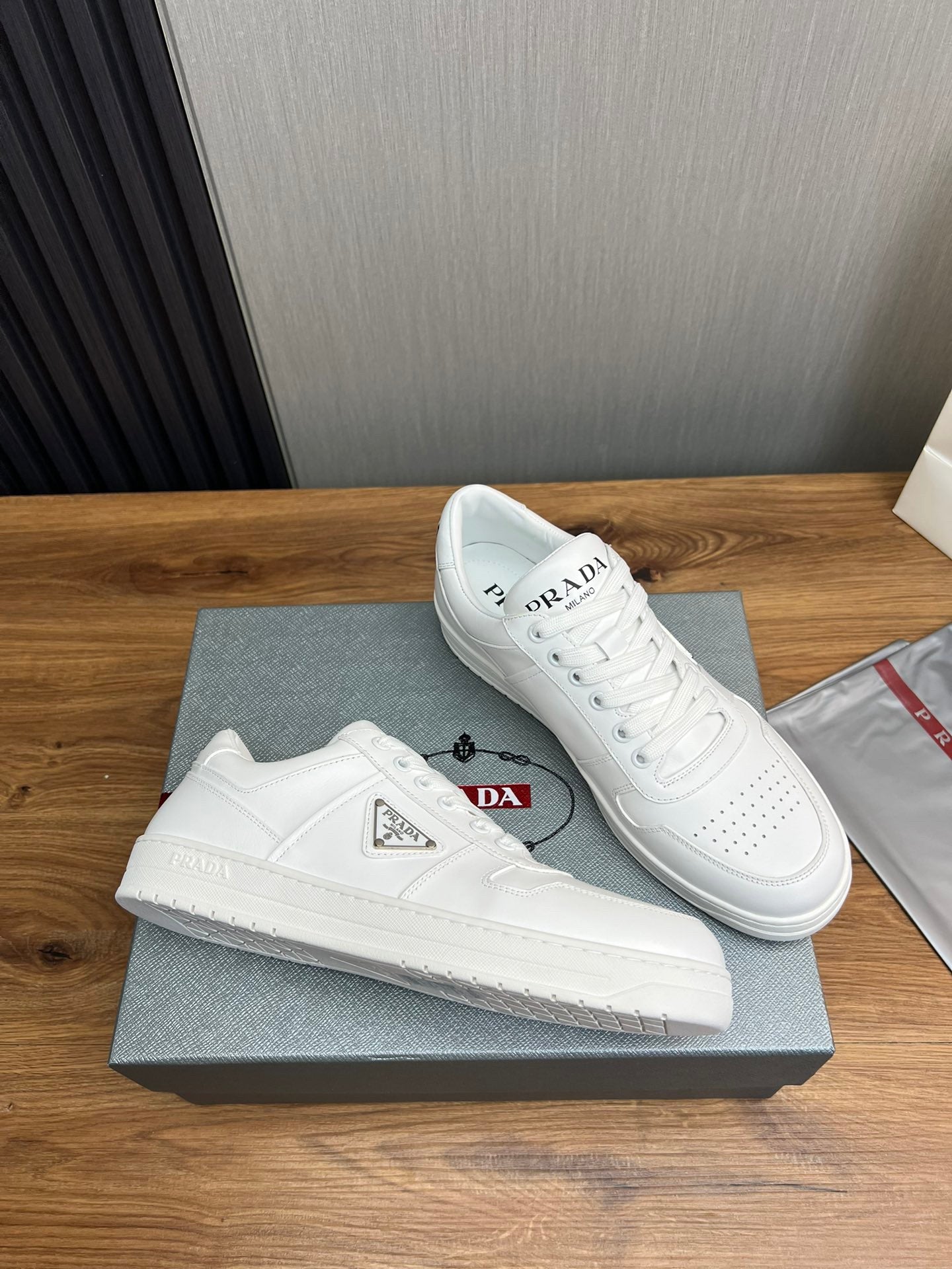 PRD White Shoe