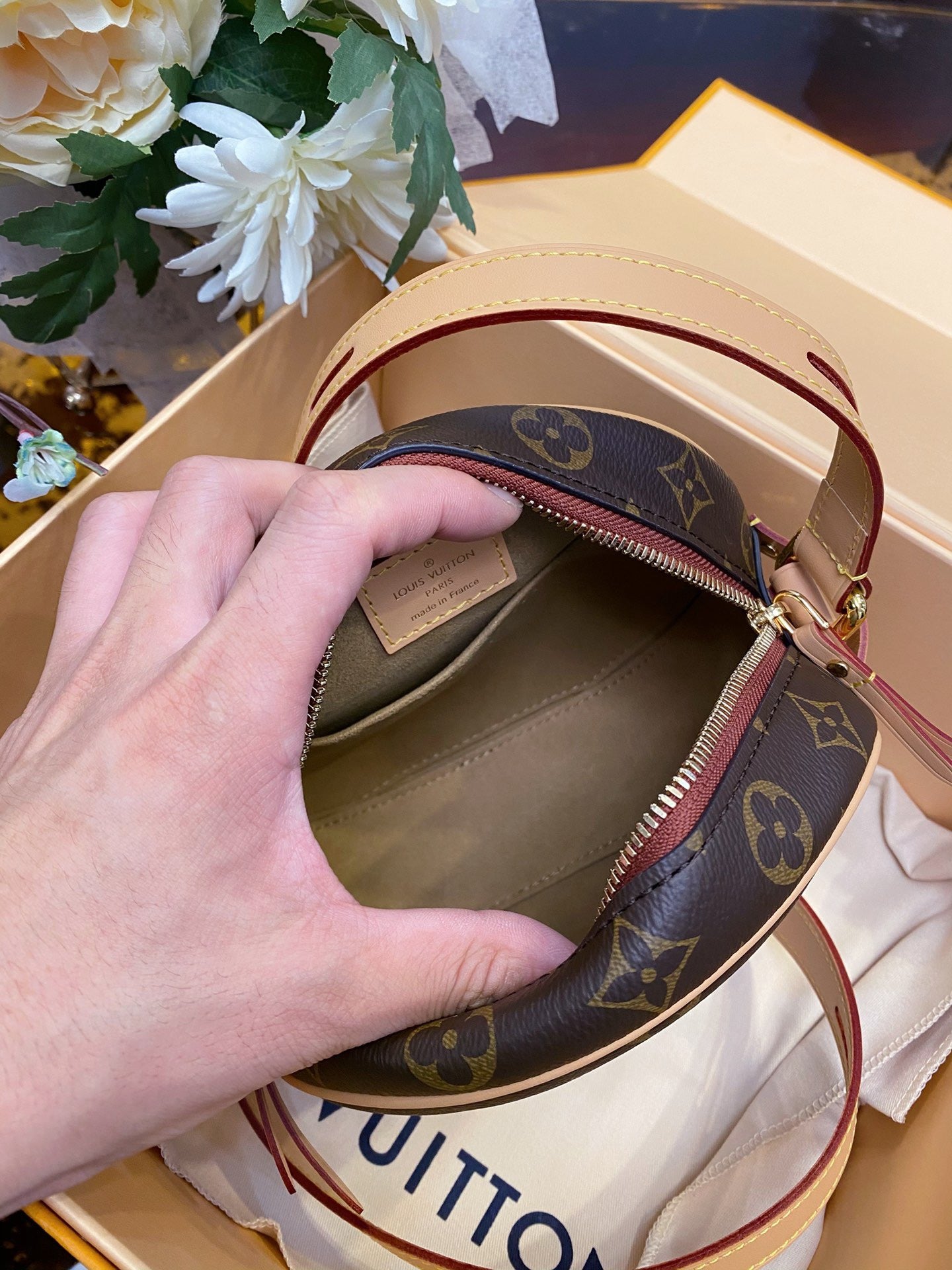 LV Boite Chapeau Souple Pm