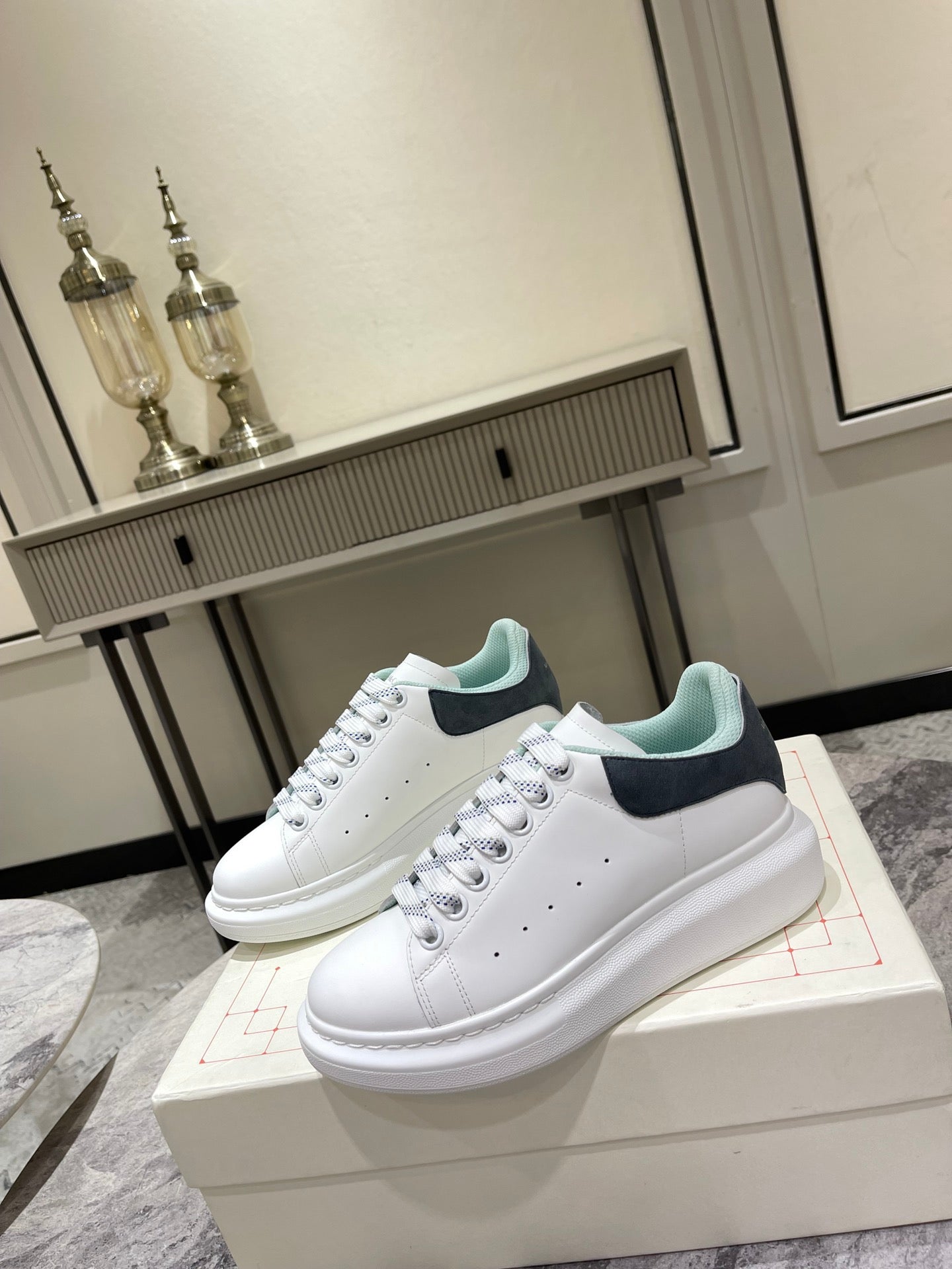 AMQ White Grey Pelle Shoe