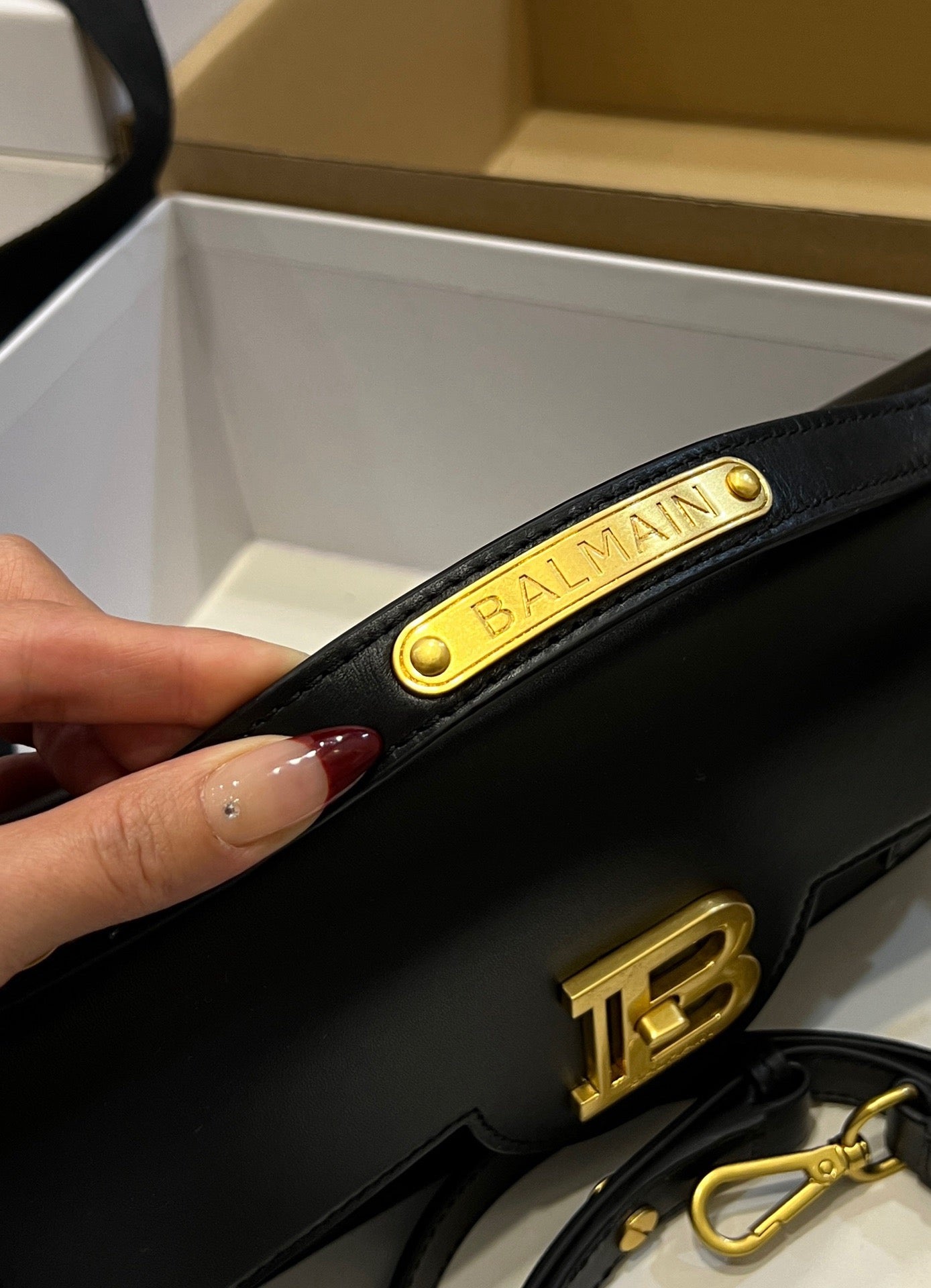 BLMN Black Handbag 23*14*8 cm
