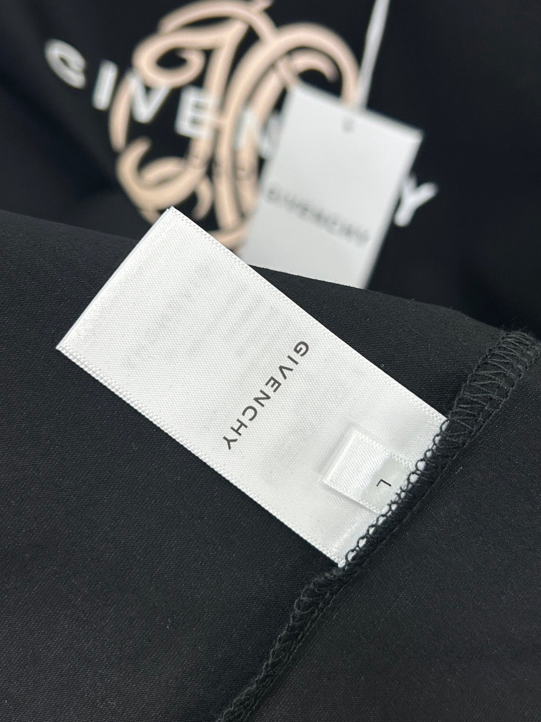 GVNCHY Black Tshirt New Season