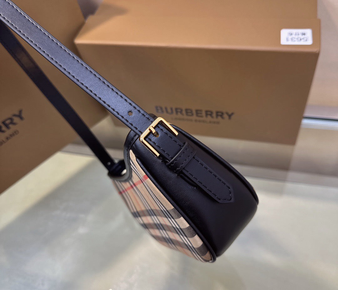 BRBRY Handbag 26*6*12 cm