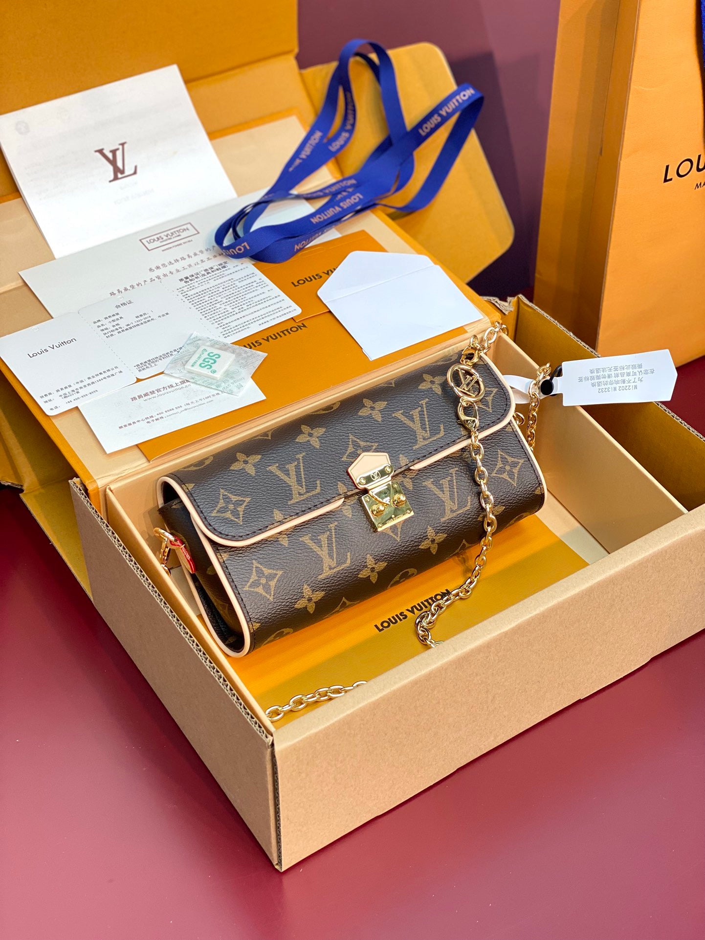 LV Pochette CLLE