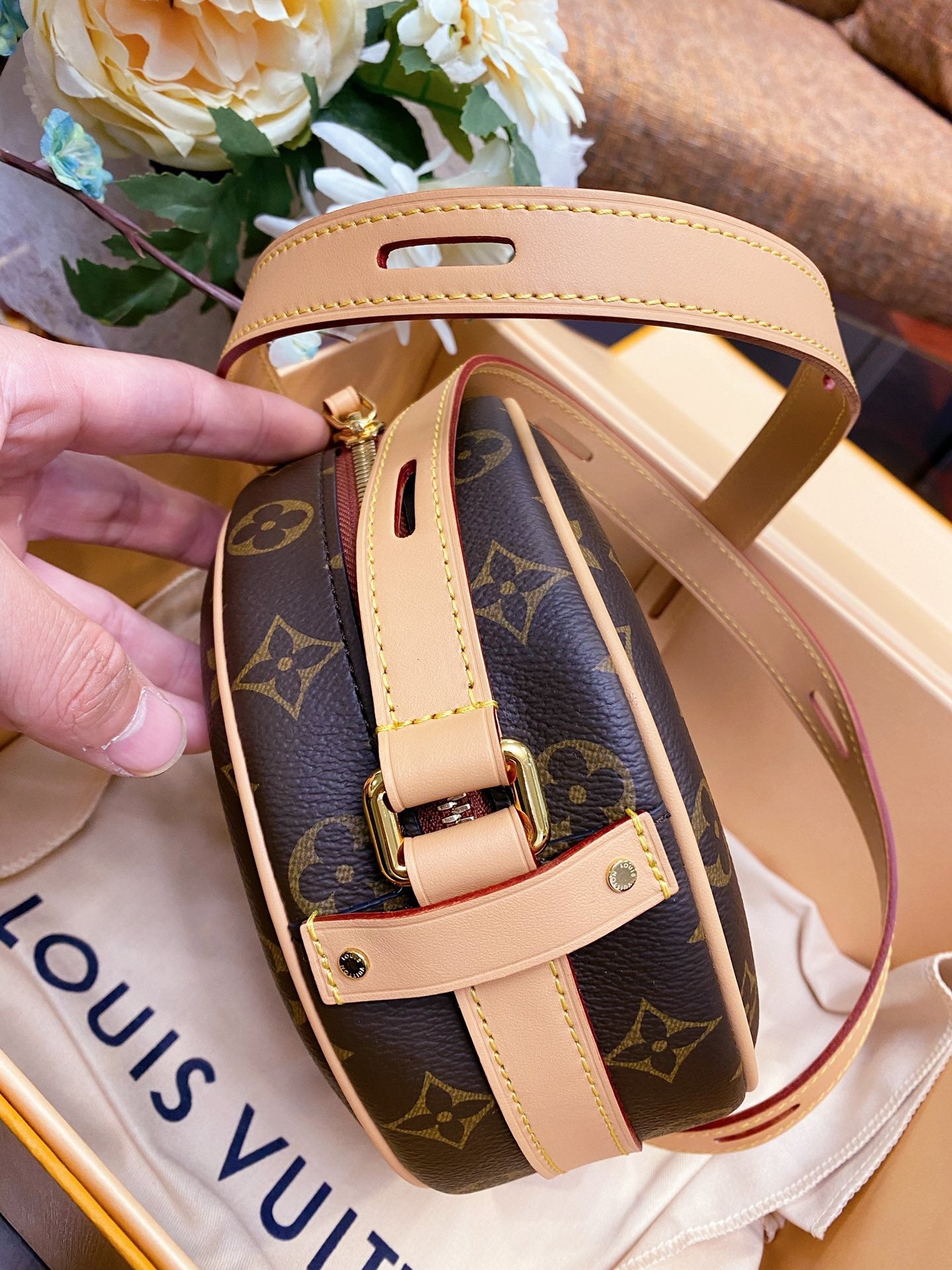 LV Boite Chapeau Souple Pm