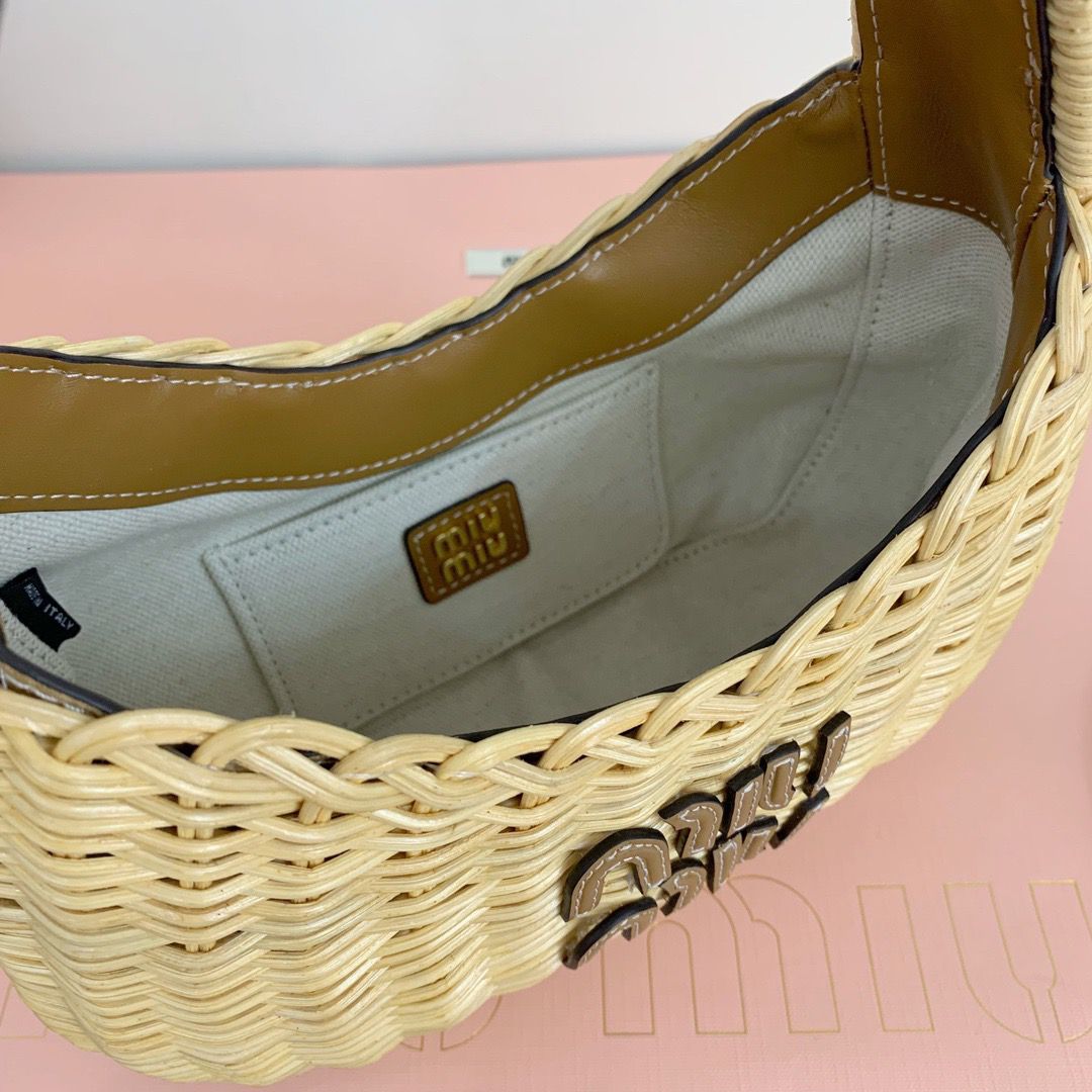 MUM Wicker Handbag 20*17*6 cm