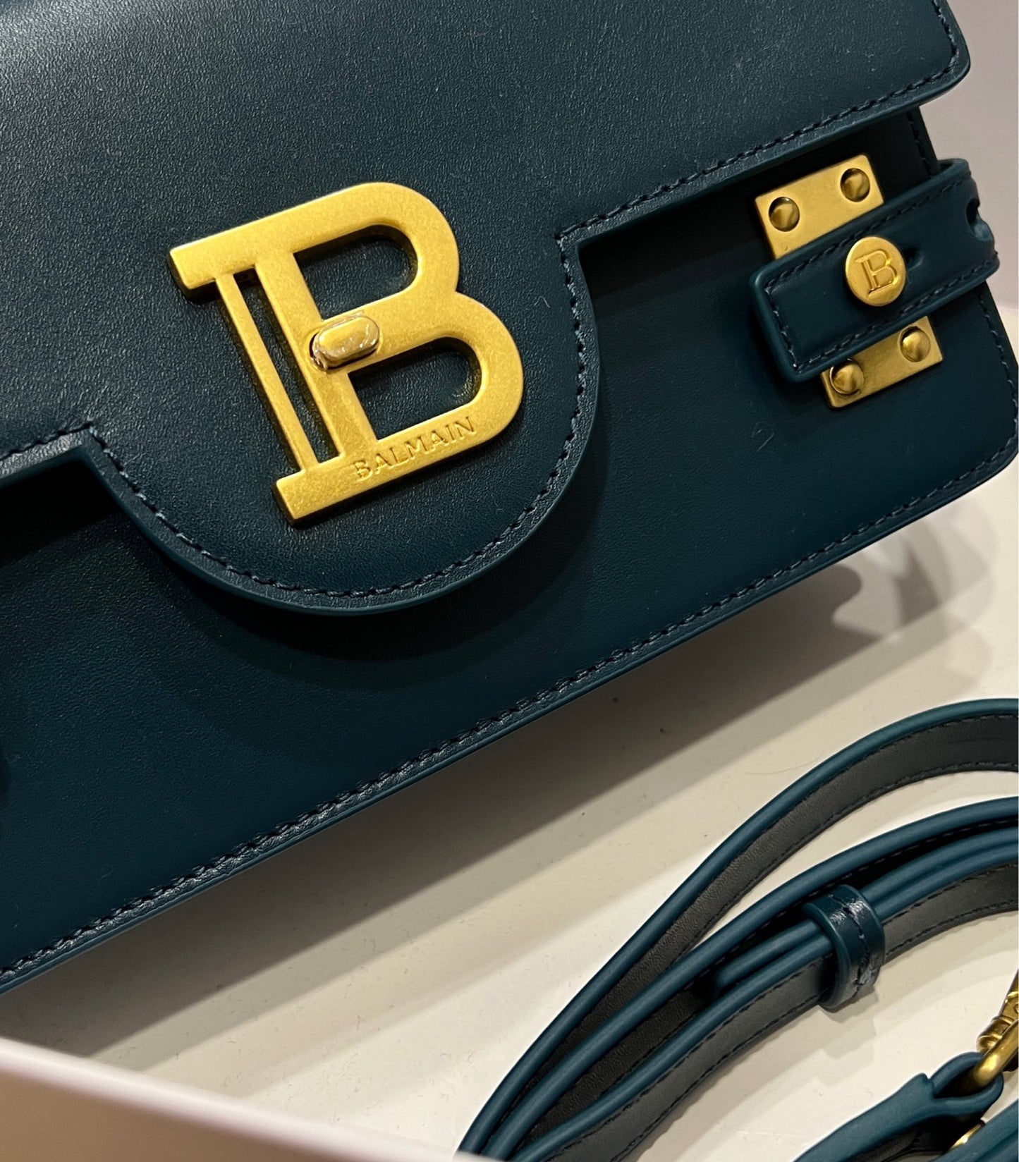 BLMN Dark Green Handbag 23*14*8 cm