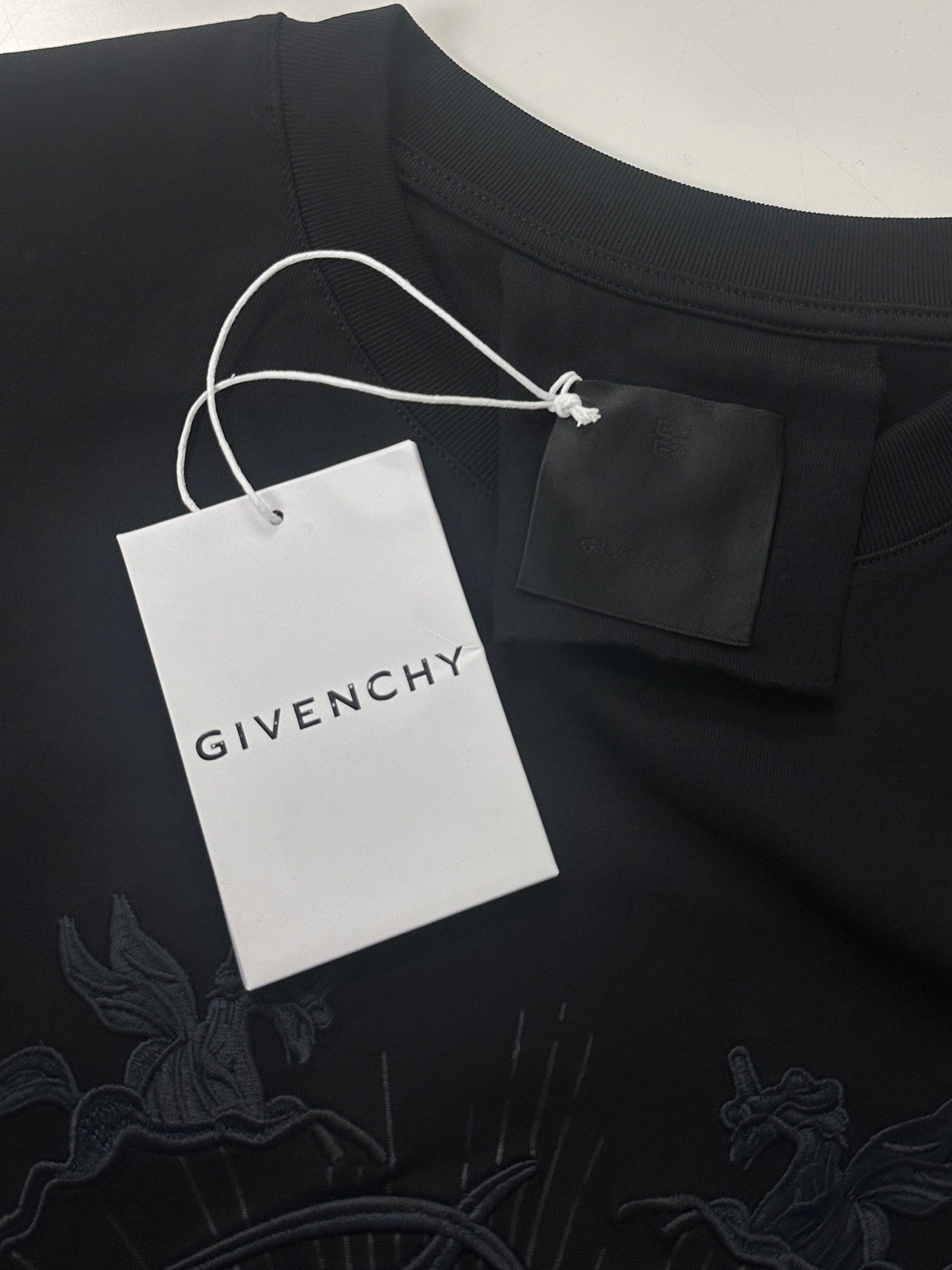 GVNCHY Black Tshirt New Season