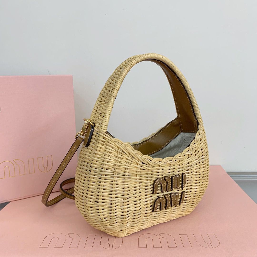 MUM Wicker Handbag 20*17*6 cm