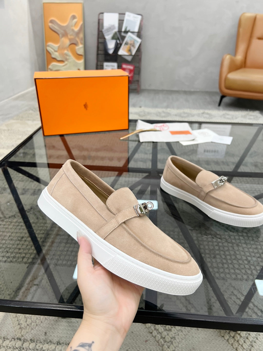 HRMS Beige Loafers