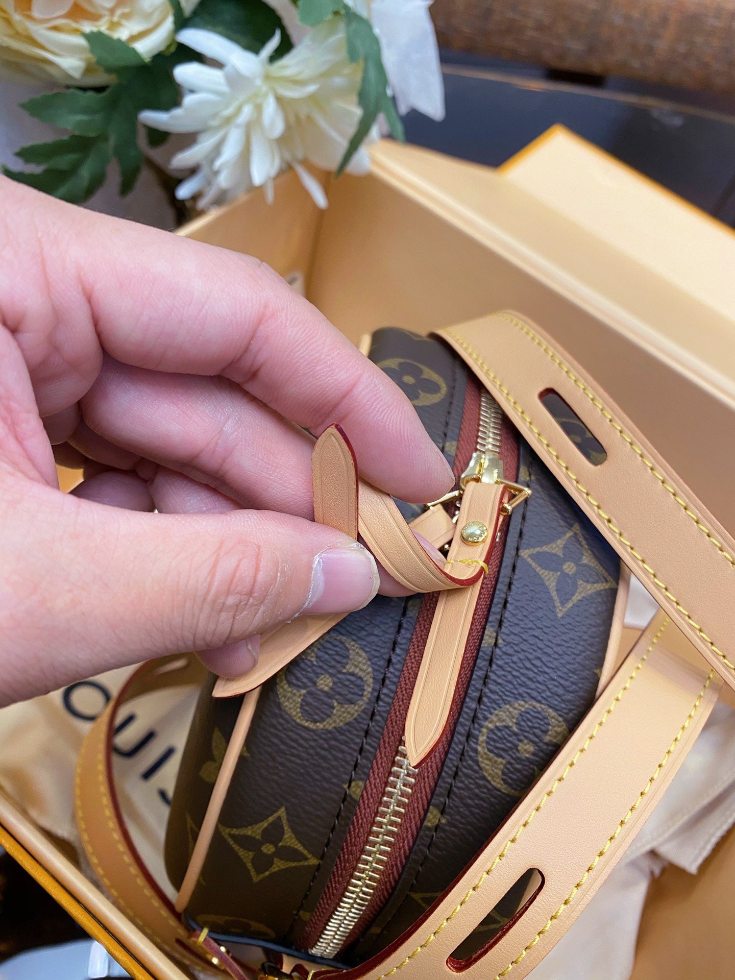 LV Boite Chapeau Souple Pm