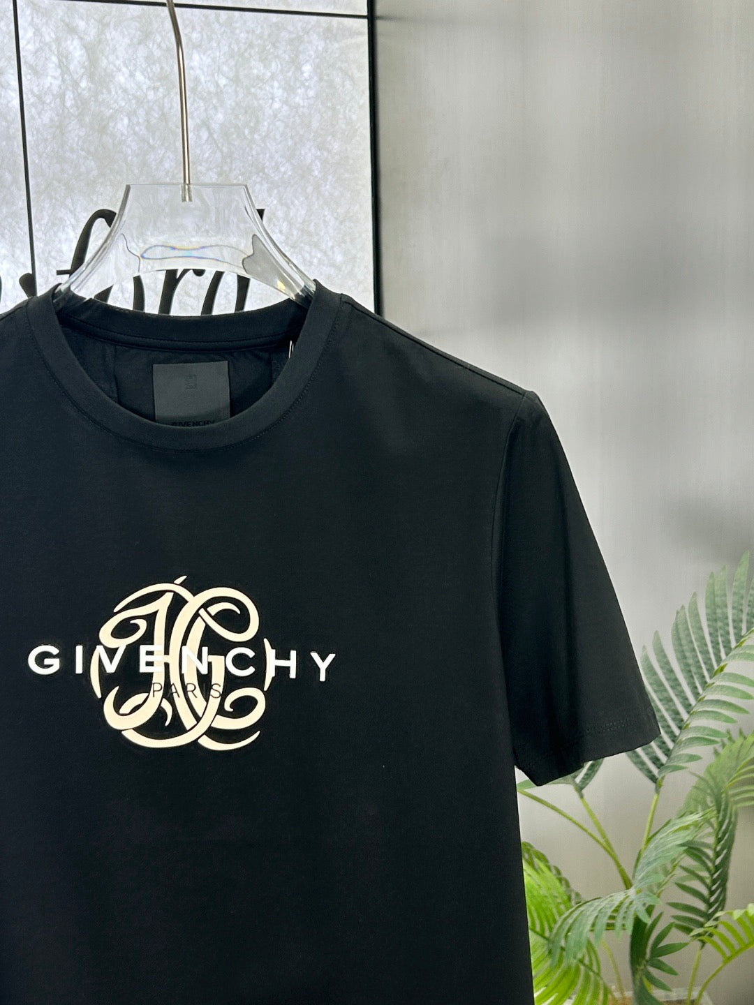 GVNCHY Black Tshirt New Season
