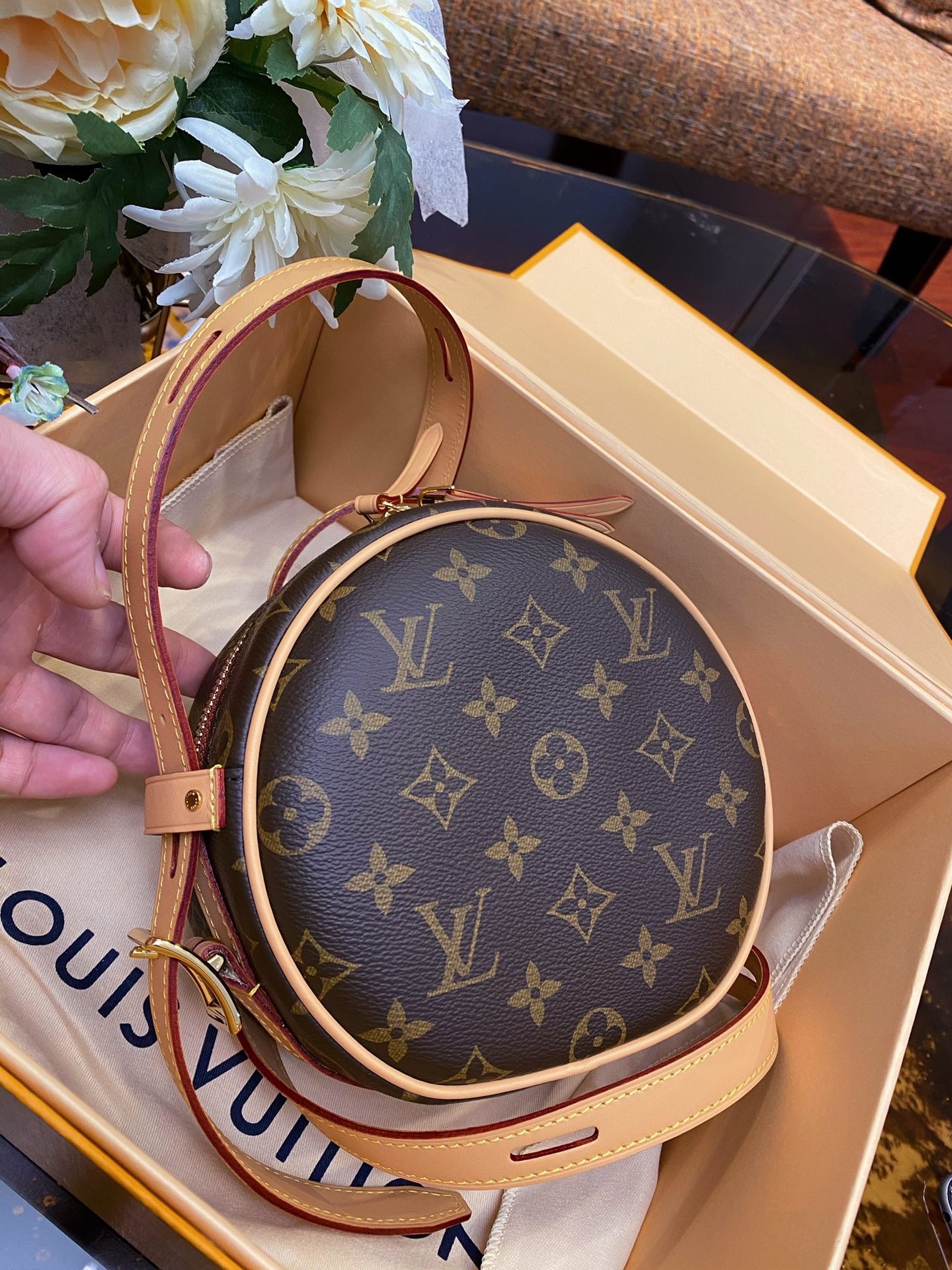 LV Boite Chapeau Souple Pm