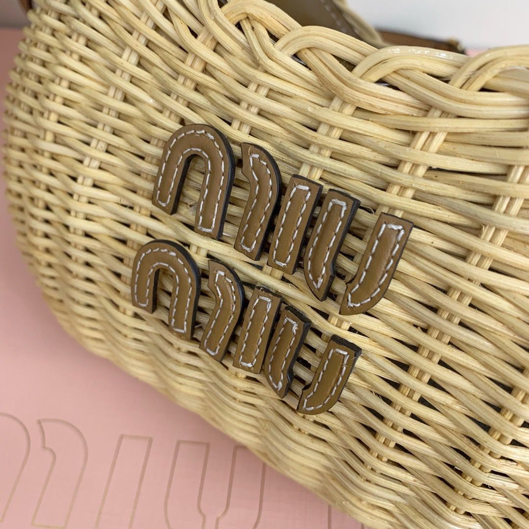 MUM Wicker Handbag 20*17*6 cm