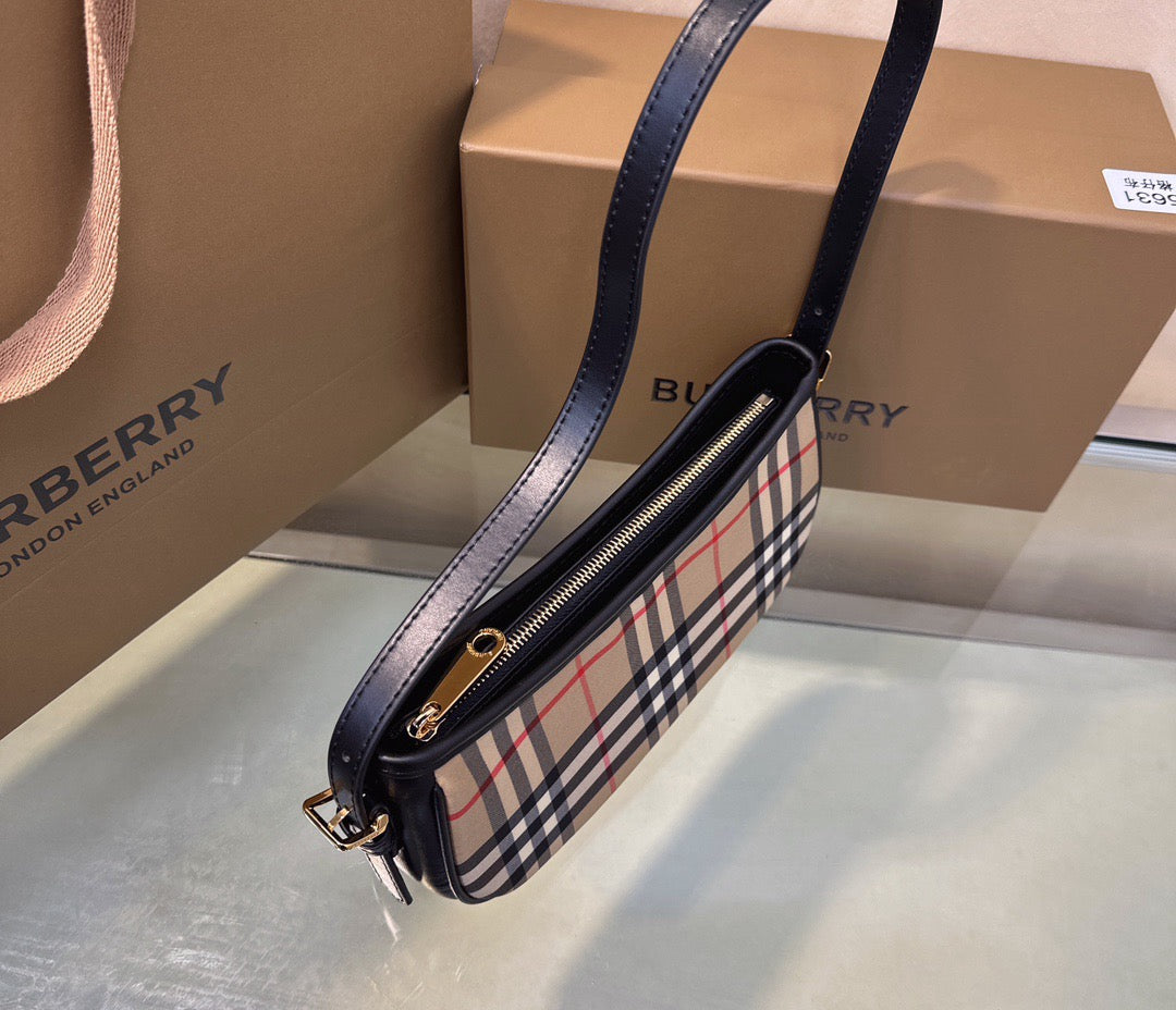 BRBRY Handbag 26*6*12 cm