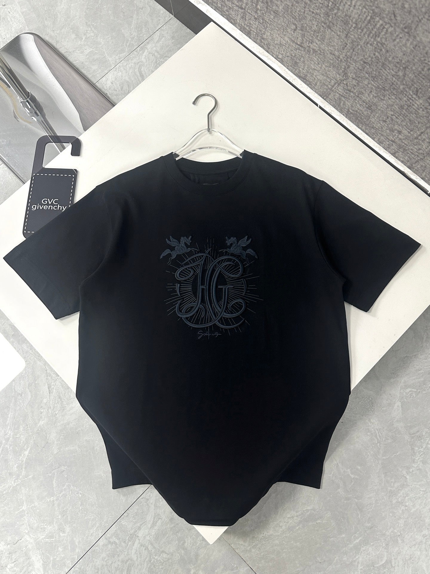 GVNCHY Black Tshirt New Season