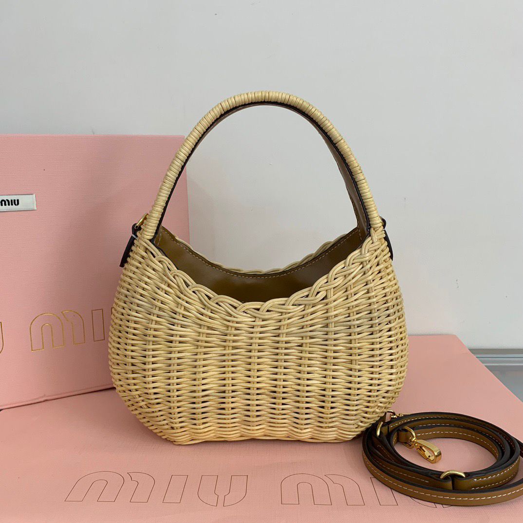 MUM Wicker Handbag 20*17*6 cm