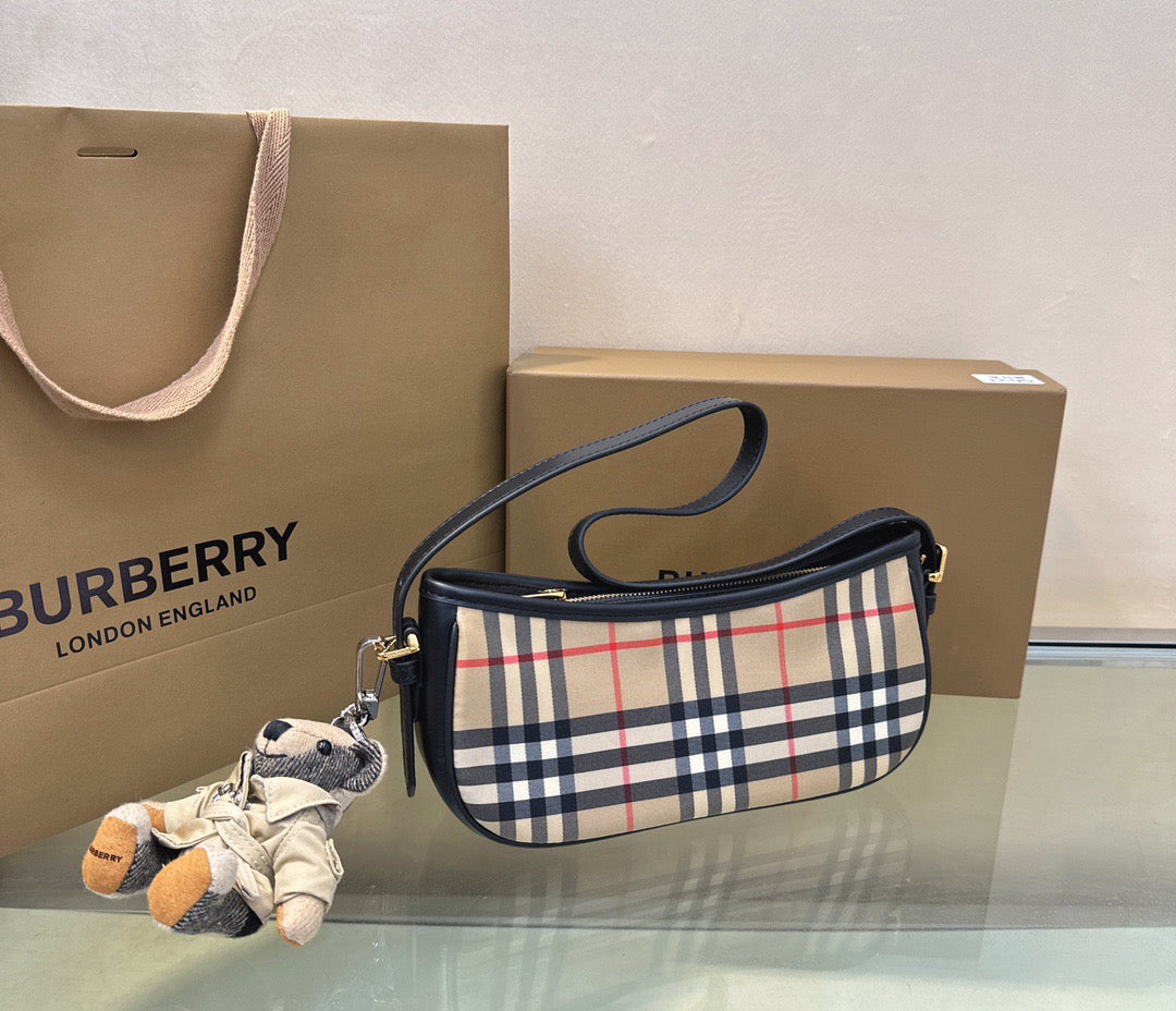 BRBRY Handbag 26*6*12 cm