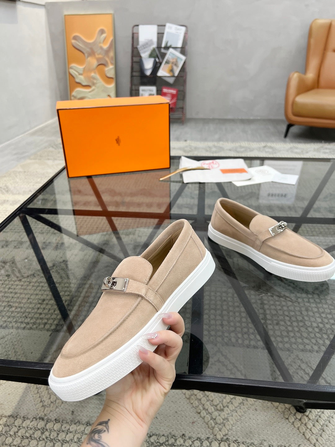 HRMS Beige Loafers