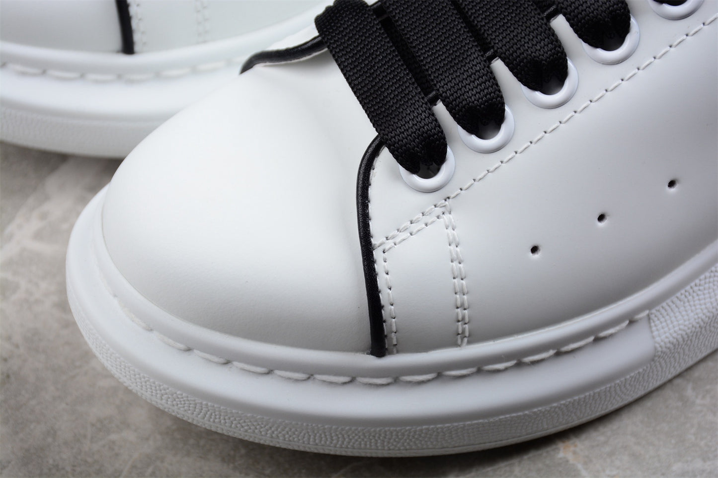AMQ Shoe New Season