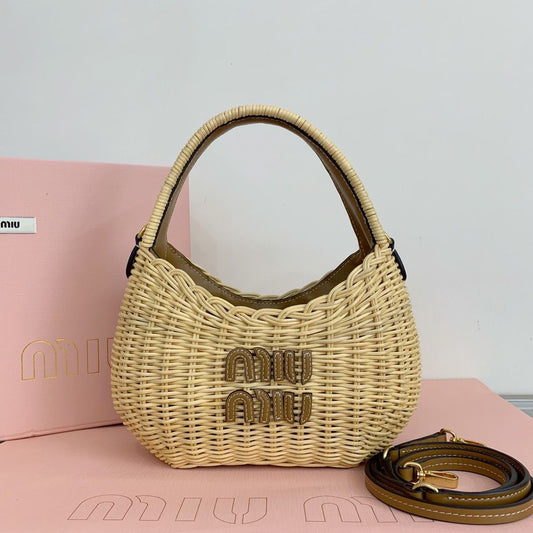 MUM Wicker Handbag 20*17*6 cm