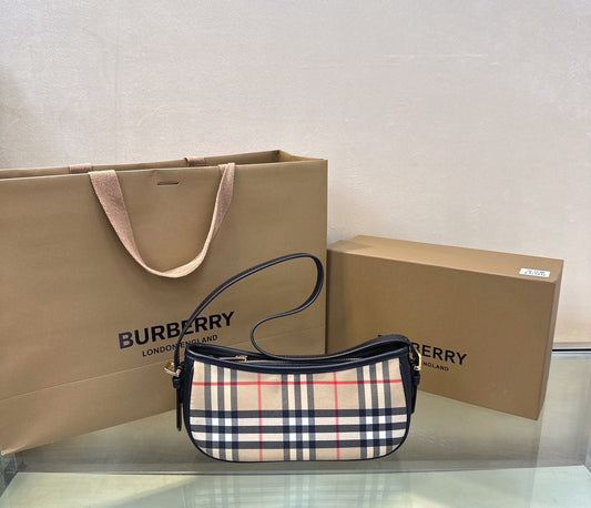 BRBRY Handbag 26*6*12 cm
